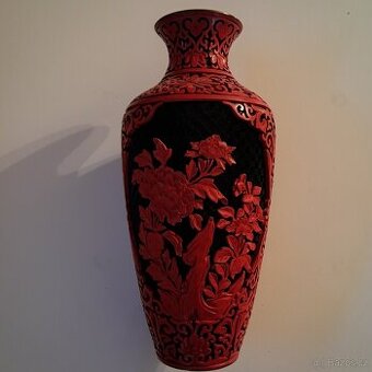 Čínská váza vyřezávaný lak 30.léta