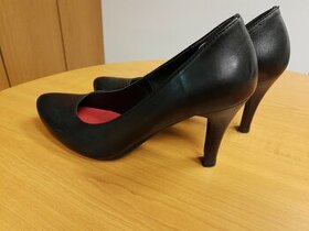 černé lodičky na podpatku vel. 37