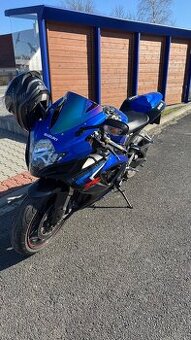 Suzuki GSXR 600 K7