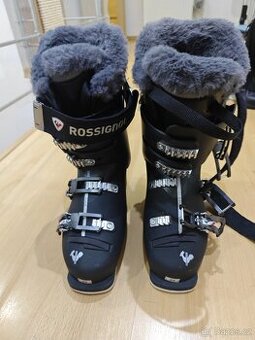 Dámské lyžáky Rossignol Pure 70 velikost 38