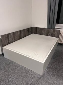 Postel 140 s matrací