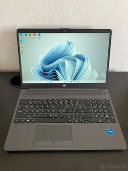HP 250 G8 - i5 1135G7, 512GB NVMe, 15.6" Full HD