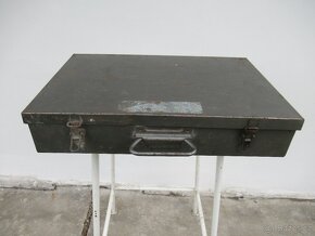 Kufr na nářadí - kovový.