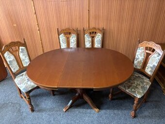 Masivní rozkládací stůl