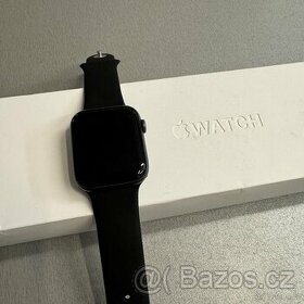 Apple Watch 4 44mm, pěkný stav, 12 měsíců záruka