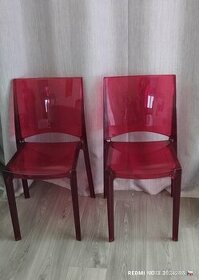 Dvě červené židle b - side