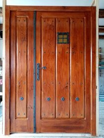 Dřevěné vchodové dveře - ZLEVNĚNO