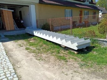 Schody do patra