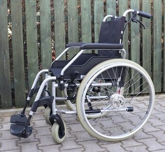 079-Mechanický invalidní vozík Meyra