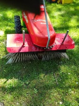 Prodám motor. zametací stroj - 1