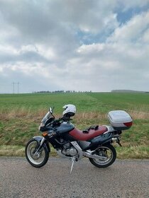 Originál zadní kufr Aprilia Pegaso Cube i s držákem ad.