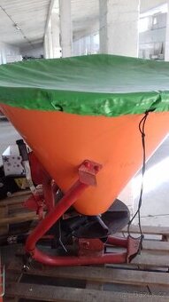 Prodám rozmetadlo za malotraktor
