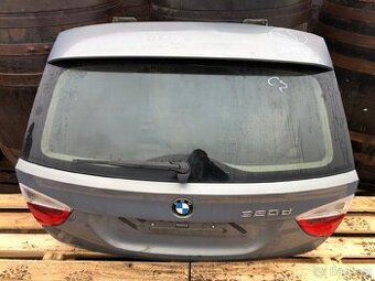 Páte dveře BMW 320D