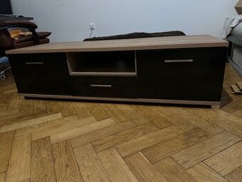 TV stolek