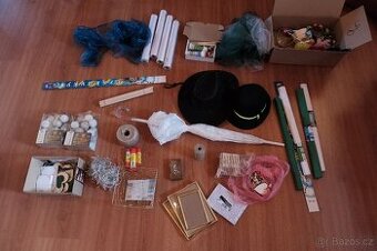 Svatební dekorace (stoly, auta, okna) + vybavení fotokoutku - 1
