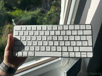 Apple Magic Keyboard (model A2450)