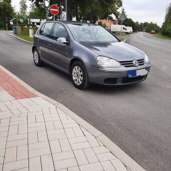 Volkswagen golf 5 2.0tdi,103kw,221000km.