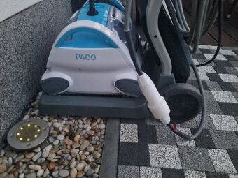 Robotický bazénový vysavač BWT P400