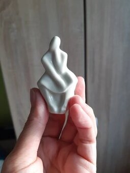 Sběratelská porcelánová mini soška