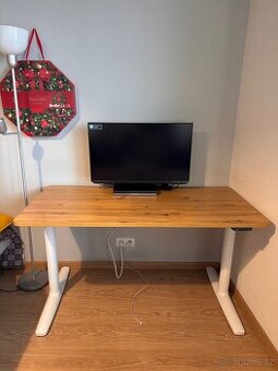 Elektrický výškově nastavitelný stůl