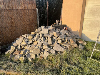 Žulové odseky třídené šedé