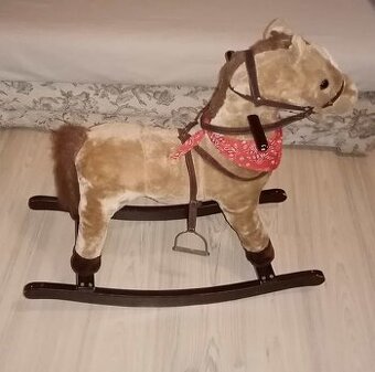 Houpací 🐴🐎 kůň