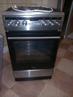 Elektrická trouba s plynovým sporákem