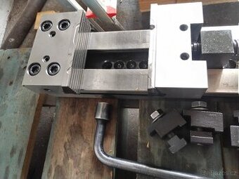 Strojní svěrák Vertex Vmp-6B