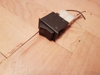 Spínač vyhřívání zadního okna