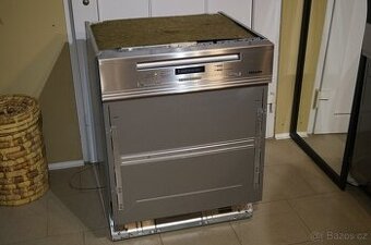 Miele myčka nerezová G 6730 SCi, tři koše