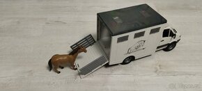 Bruder přeprava koní