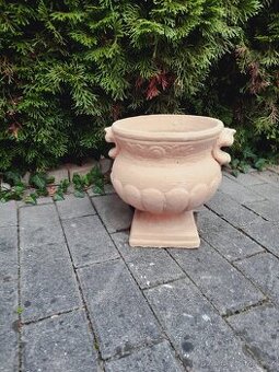 Okrasný květináč