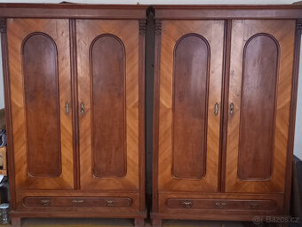 starožitné skříně