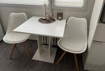Jídelní stůl + židle