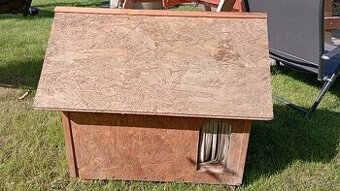 Zateplená psí bouda