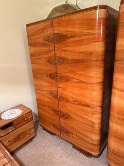 Retro šatní skříně (art deco / funkcionalistická skříň)