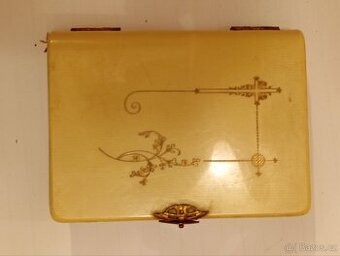 Starožitné modlitební knížky a svaté obrázky