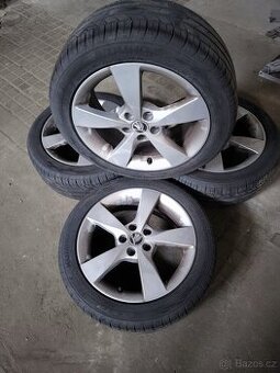 215/45 R16 90V Kumho letní bez disků