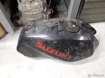 náhradní díly GSX400E