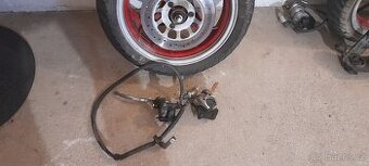 Kompletní přední kolo 130/60-13 + brzda (Yuki, Kentoya)