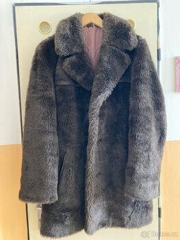 Kožíšek zn Kara Trutnov