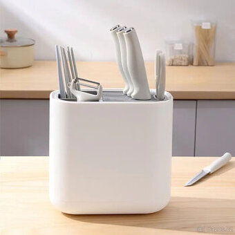 BLOK/STOJAN NA KUCHYŇSKÉ NOŽE