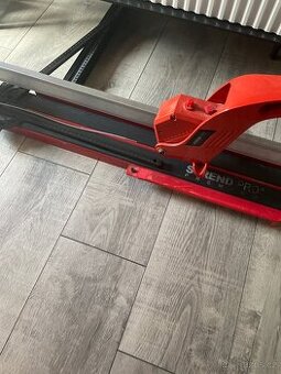 Řezačka na dlažbu