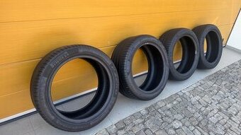 275/40 R19 a 245/45 R19 Pirelli P Zero letní