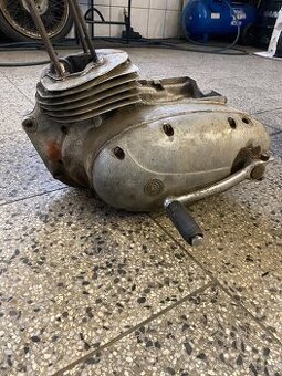 Motor jawa čz 175 malá kývačka typ 450