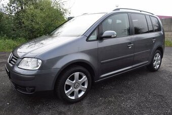 Volkswagen Touran 2,0 TDi PO SERVISU,7MÍST