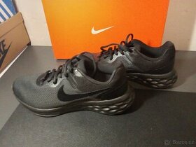 Boty na běhání Nike Revolution 6 NN