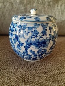 porcelánová dóza