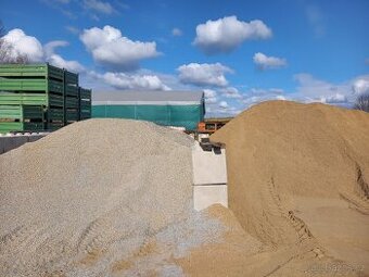 Písek štěrk cement
