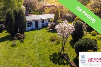 VELKOLEPÁ ZAHRADA S CHATOU U RYBNÍKA – JESENICE U RAKOVNÍKA